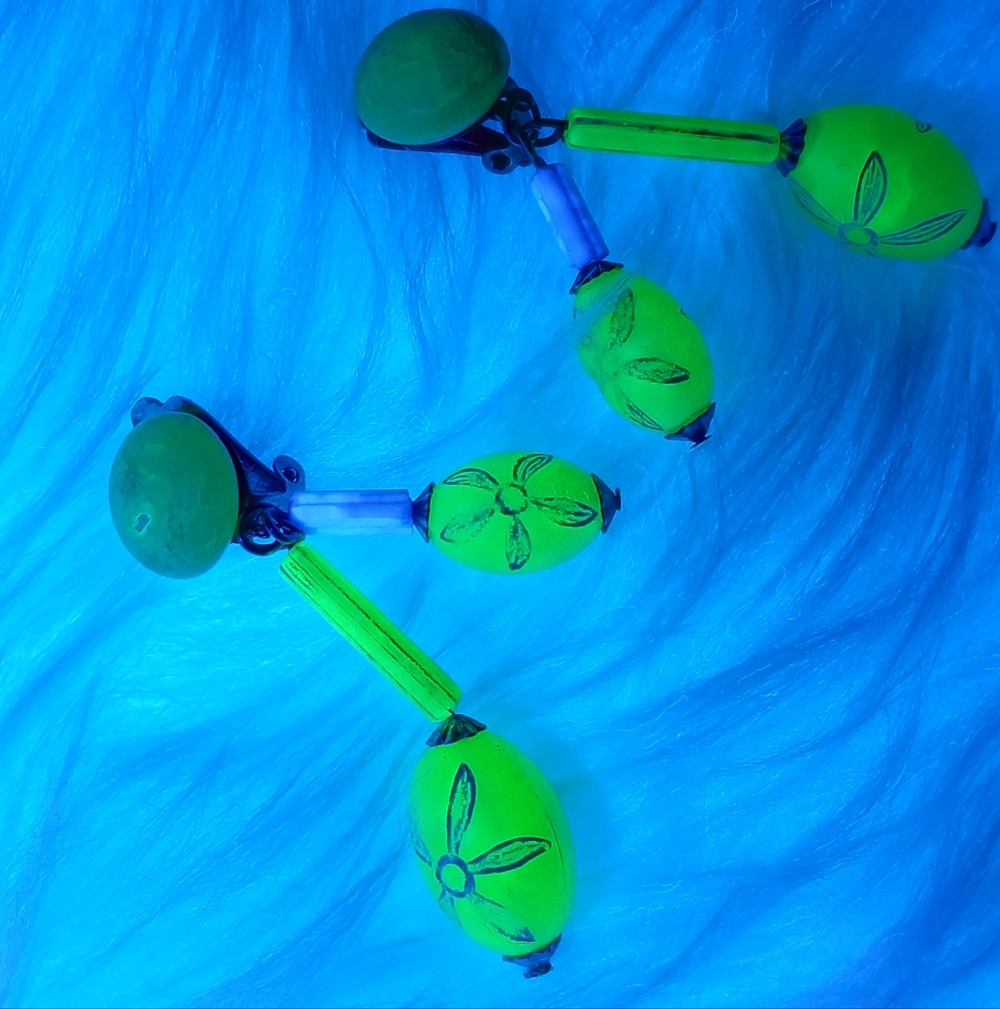 Vintage Clip On Earrings